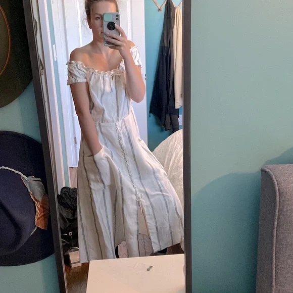 100% Linen Reformation dress - Picture 10 of 12